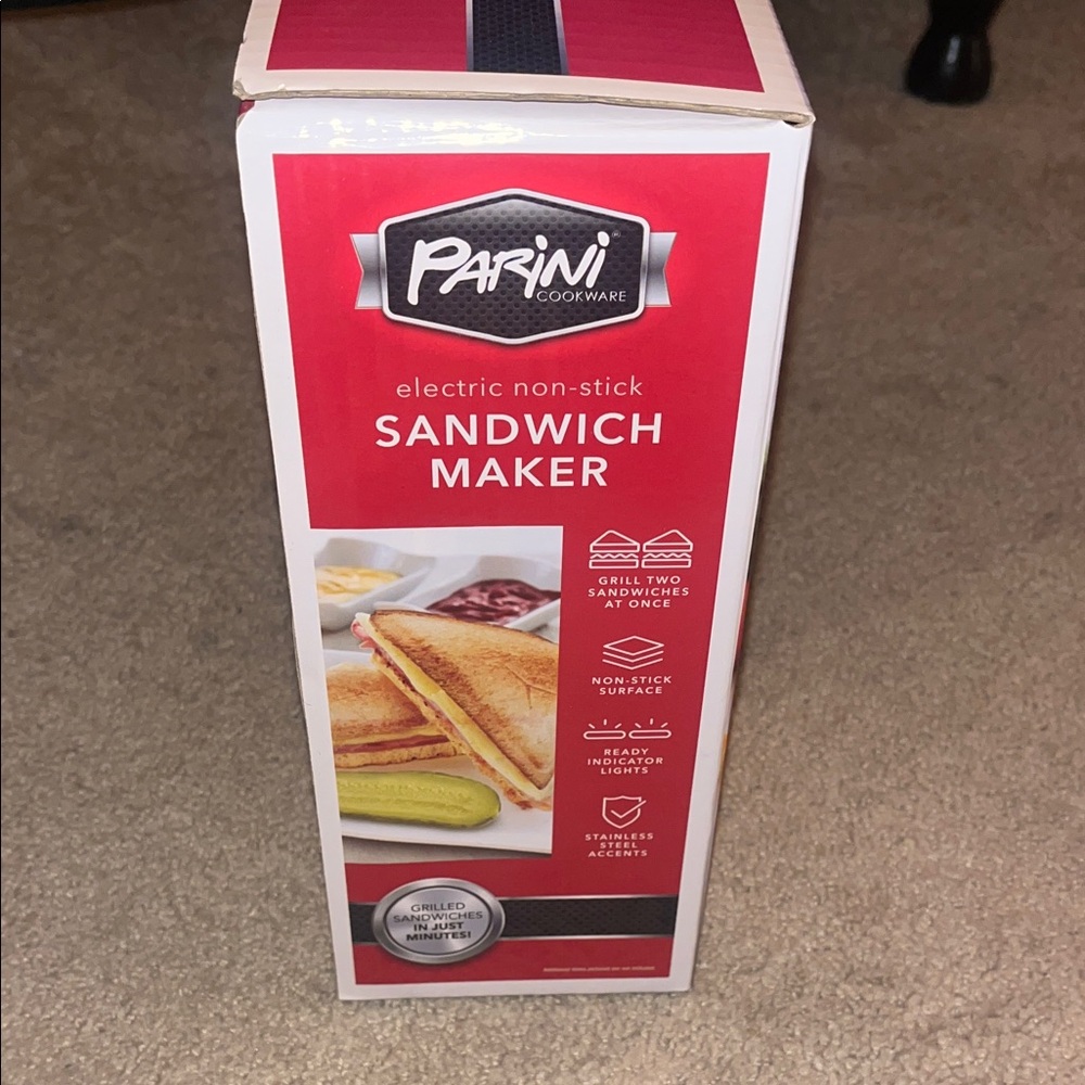Electric Non-Stick Sandwich Maker - Picture 3 of 5